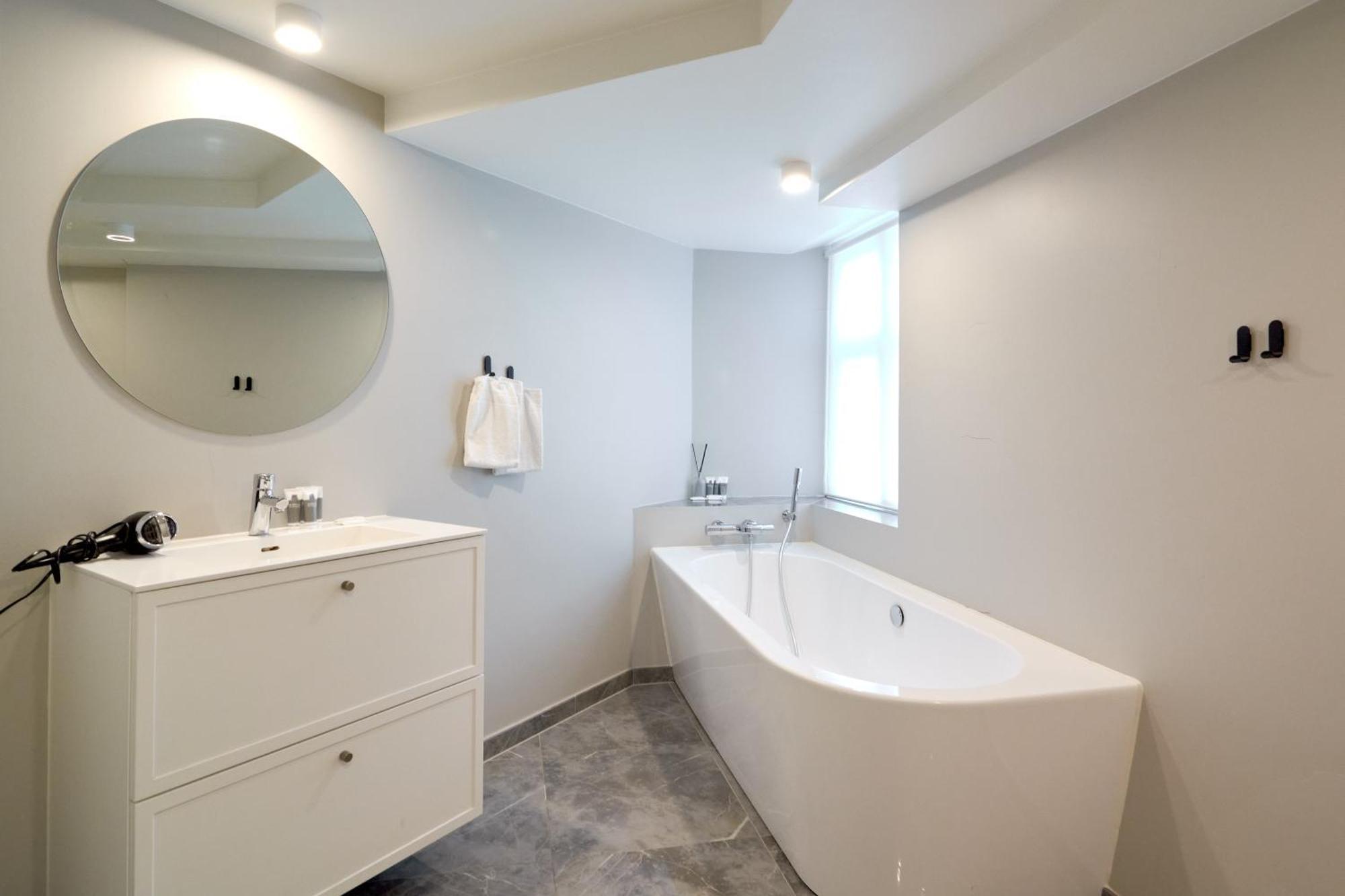 Stylish Spacious W 3br In Apartment